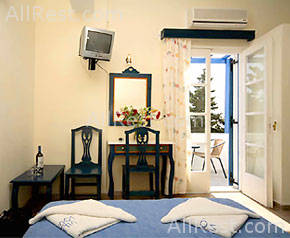 Loizos Hotel 11